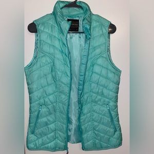 Medium Women’s Puffer Jacket, Lightweight, Light Greenish color